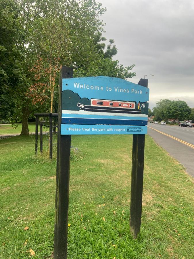 Enjoy Your Stay At Chorley Road ドロイトウィッチ エクステリア 写真