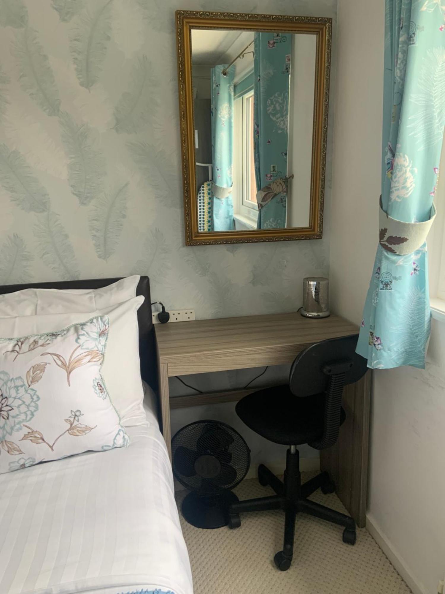 Enjoy Your Stay At Chorley Road ドロイトウィッチ 部屋 写真