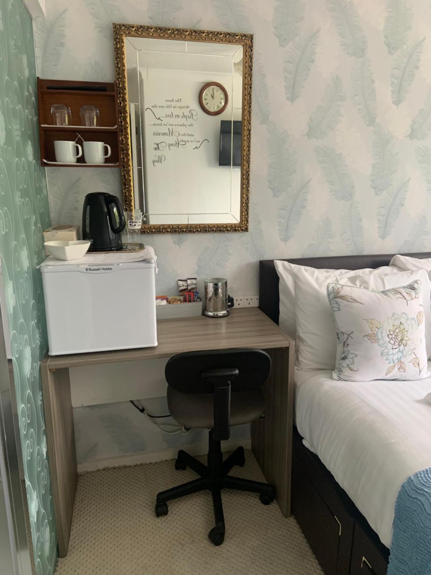 Enjoy Your Stay At Chorley Road ドロイトウィッチ 部屋 写真